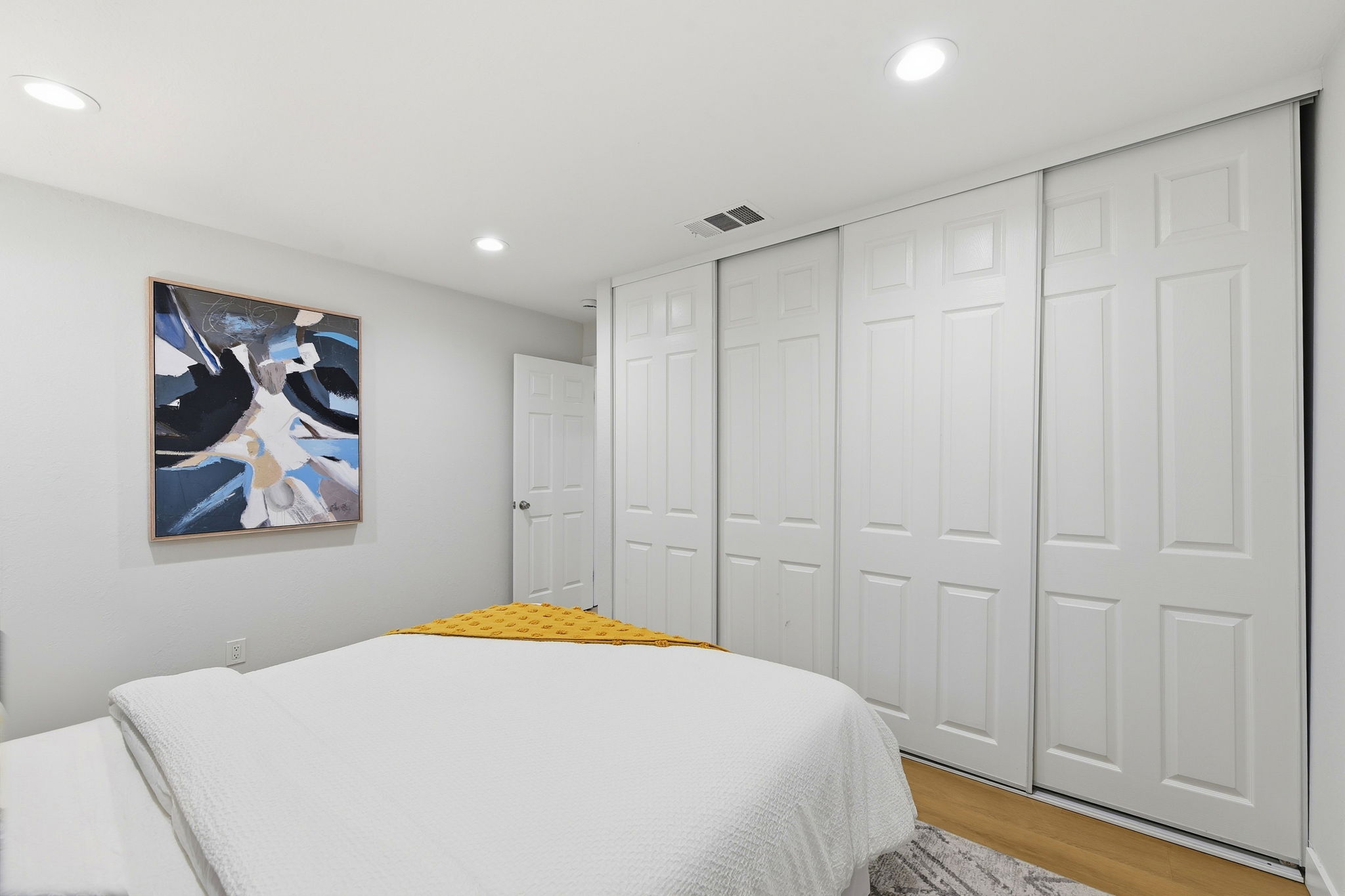 023_F8_209 Red Oak Dr