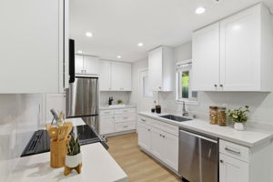 013_F8_209 Red Oak Dr