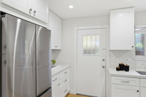 014_F8_209 Red Oak Dr