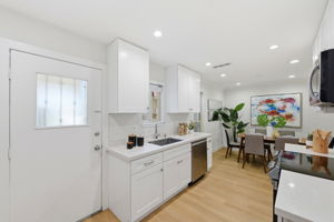 015_F8_209 Red Oak Dr