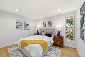 021_F8_209 Red Oak Dr