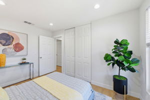 027_F8_209 Red Oak Dr