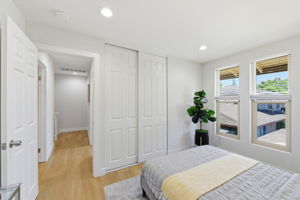 028_F8_209 Red Oak Dr