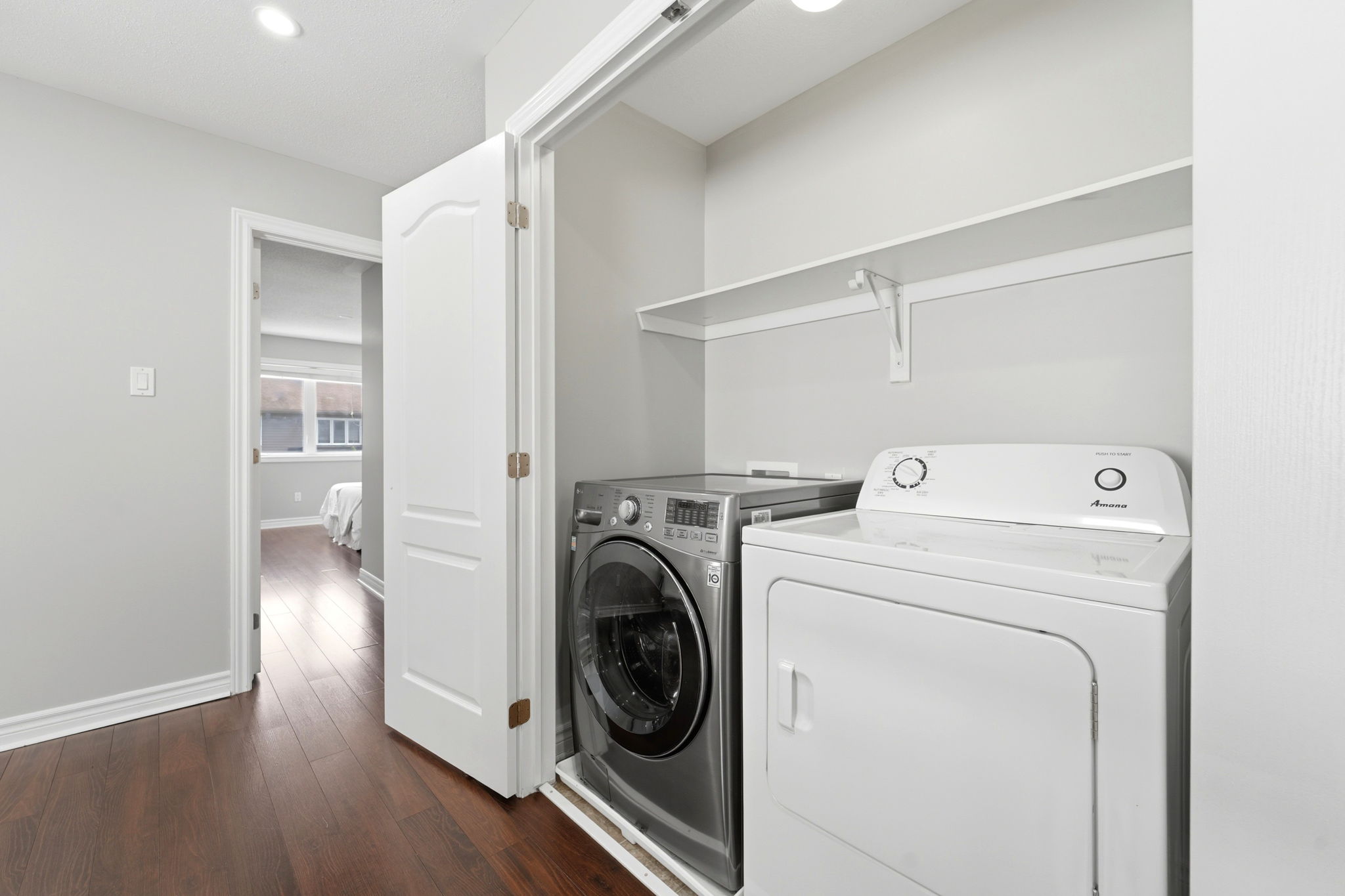  Photo 37