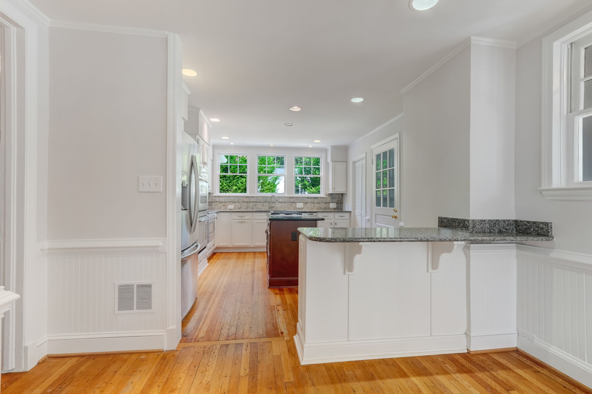Kitchen/Breakfast Bar