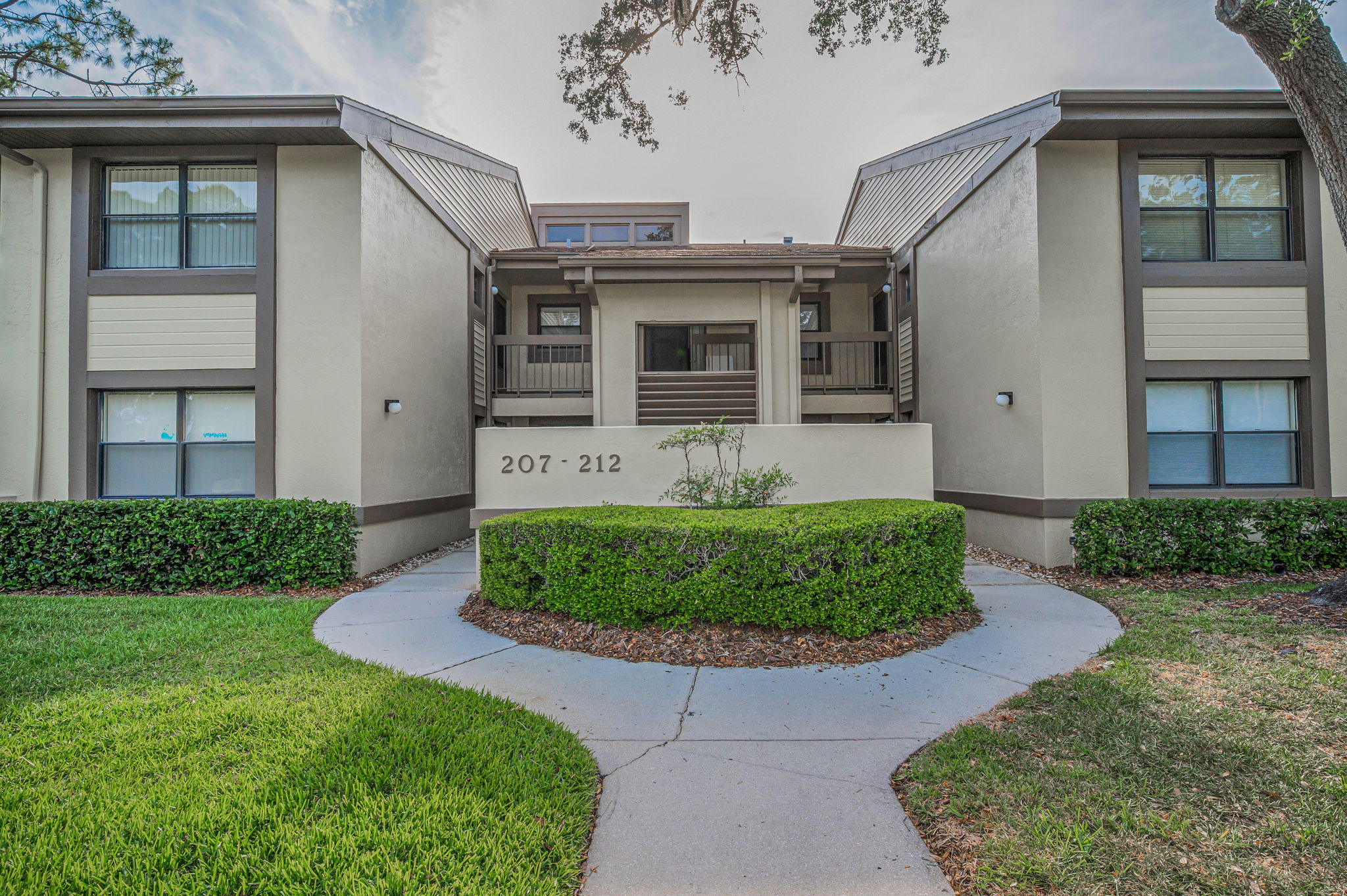 Front Exterior4