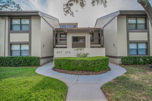 Front Exterior4