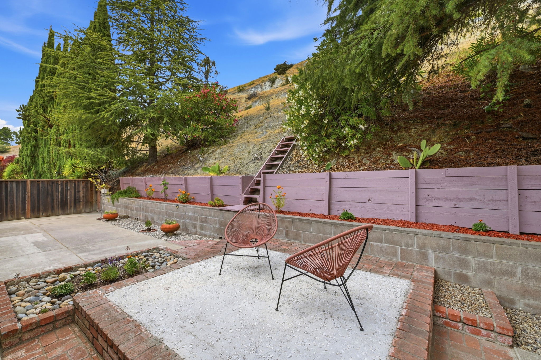 037_F8_2090 Hillside Dr