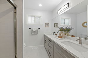 028_F8_2090 Hillside Dr