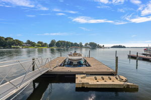  Photo 44