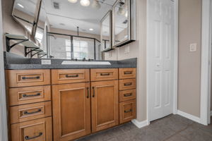 Primary Bathroom1c
