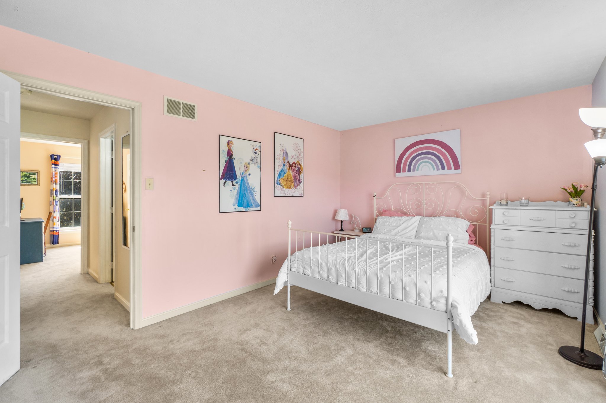 27. Upper bedroom.jpg