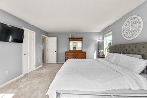 34. Upper bedroom.jpg