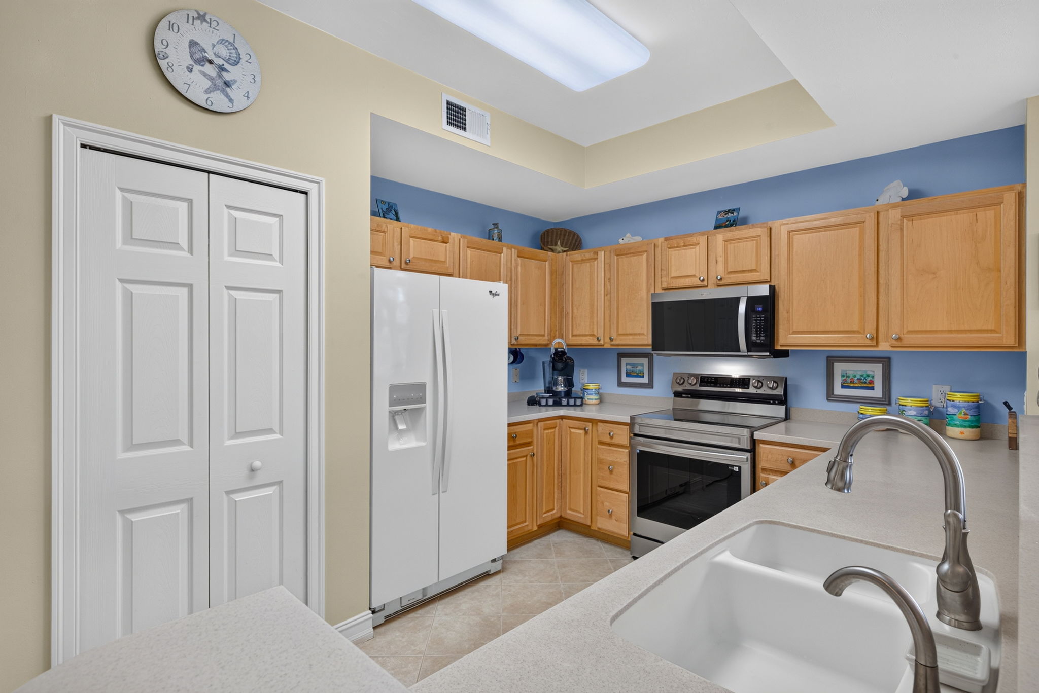 Kitchen 1 of 5