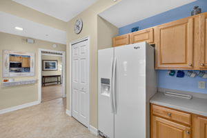 Kitchen 4 of 5