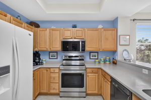 Kitchen 3 of 5