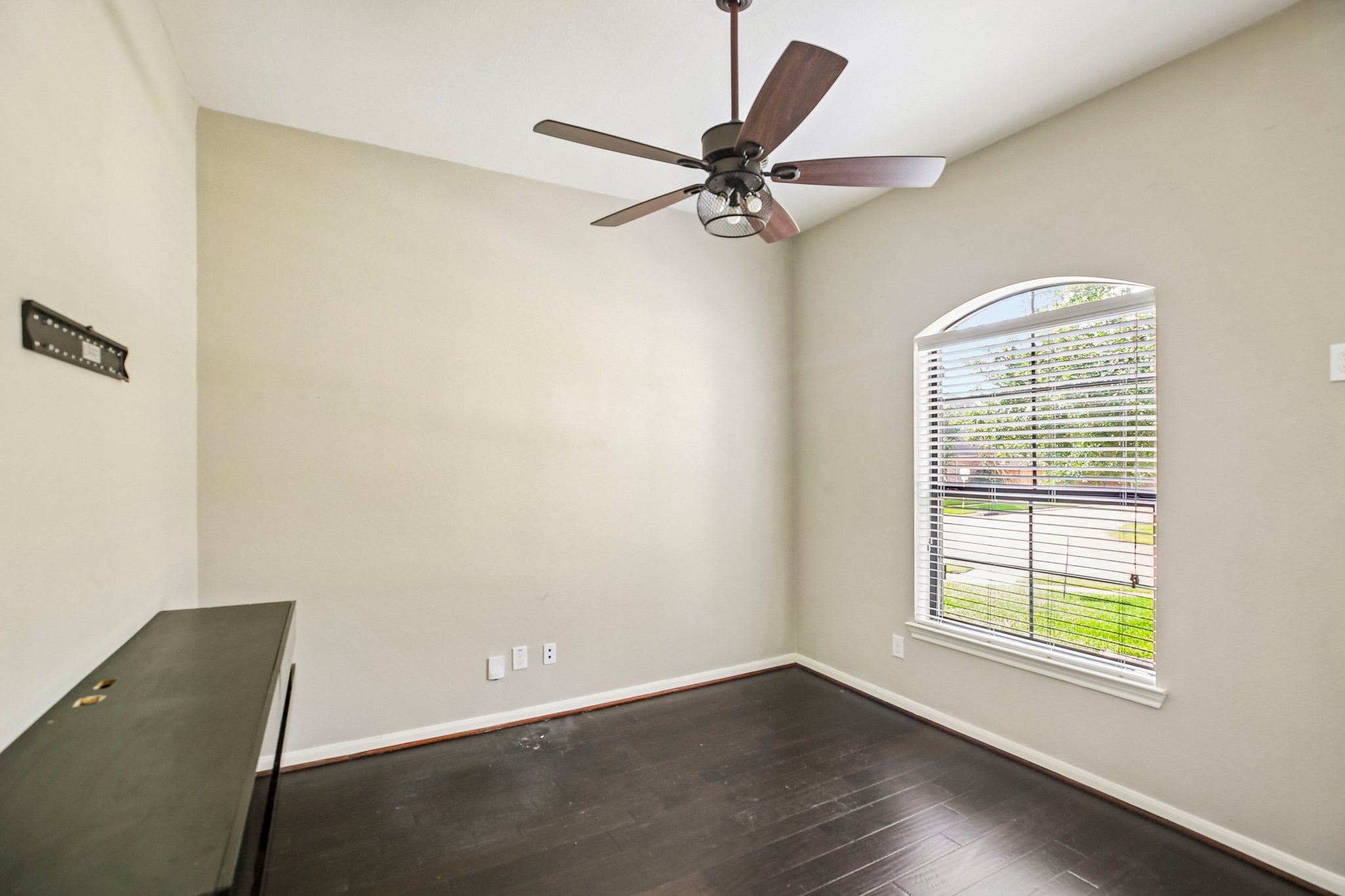 Warwickshire Dr-S2407-022.jpg