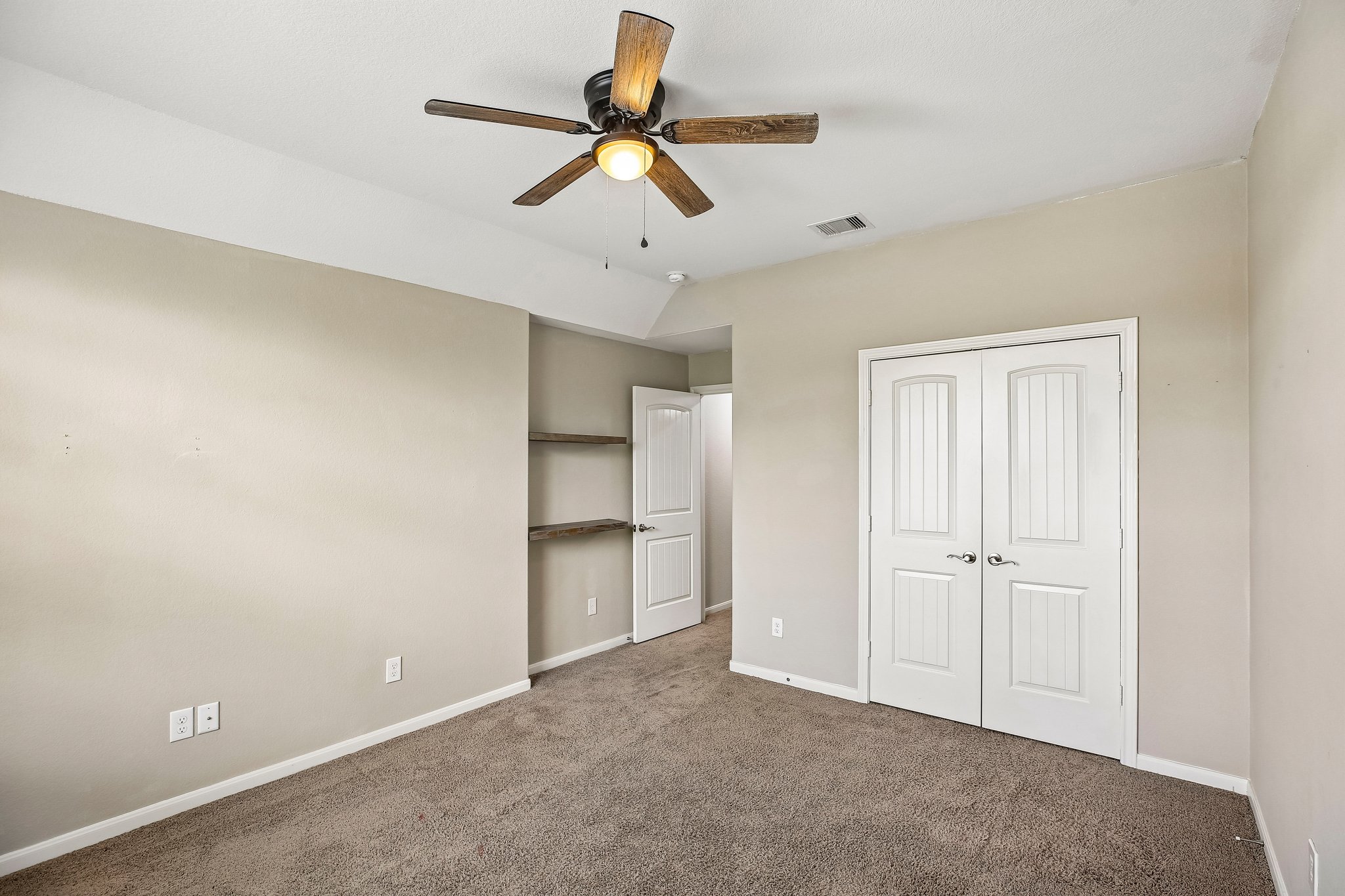 Warwickshire Dr-S2407-042.jpg