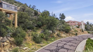Lot Photo