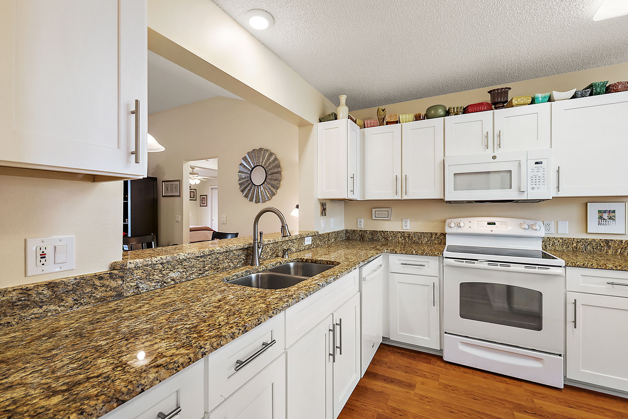 Kitchen/Breakfast Bar