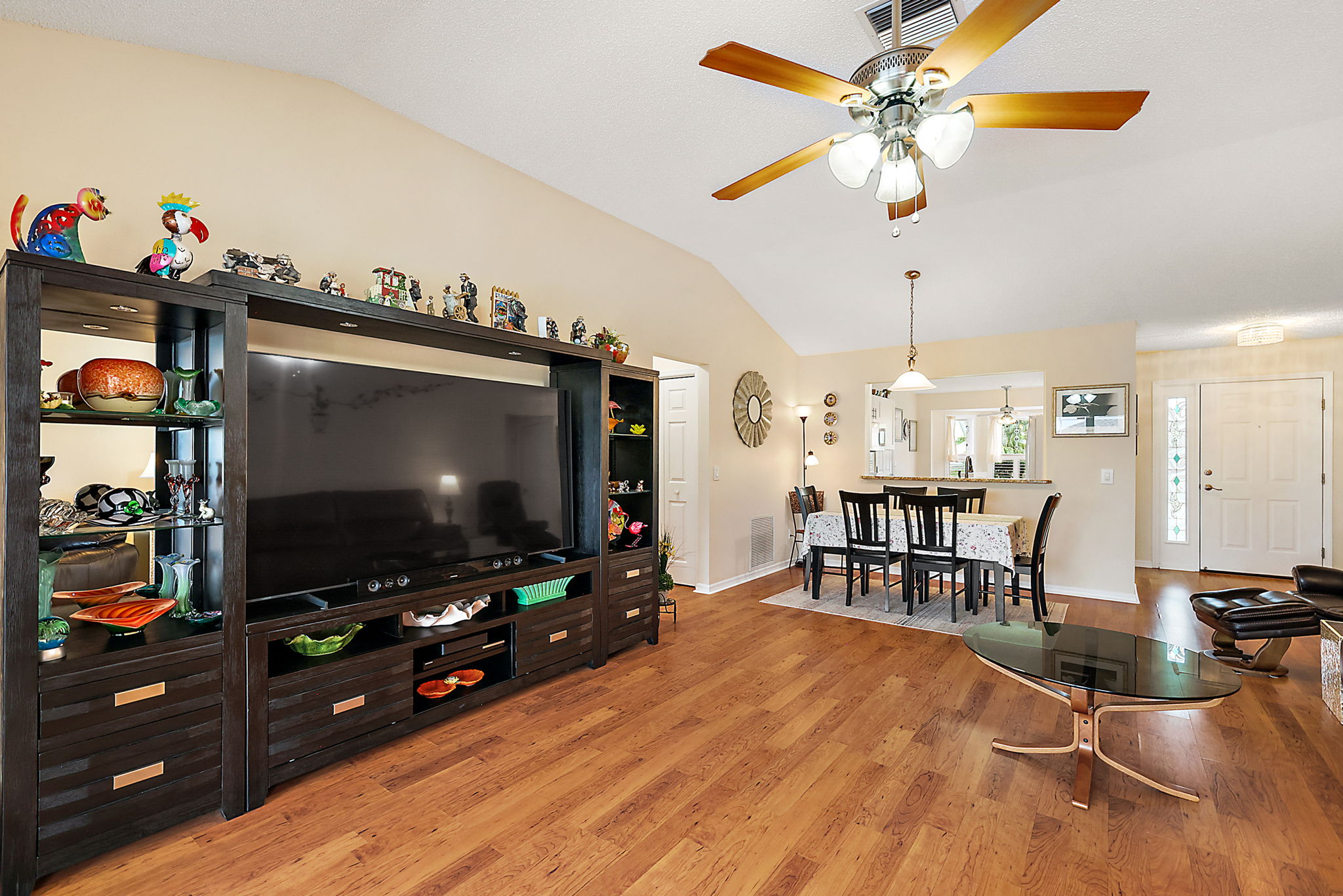 Living Room/Dining Room