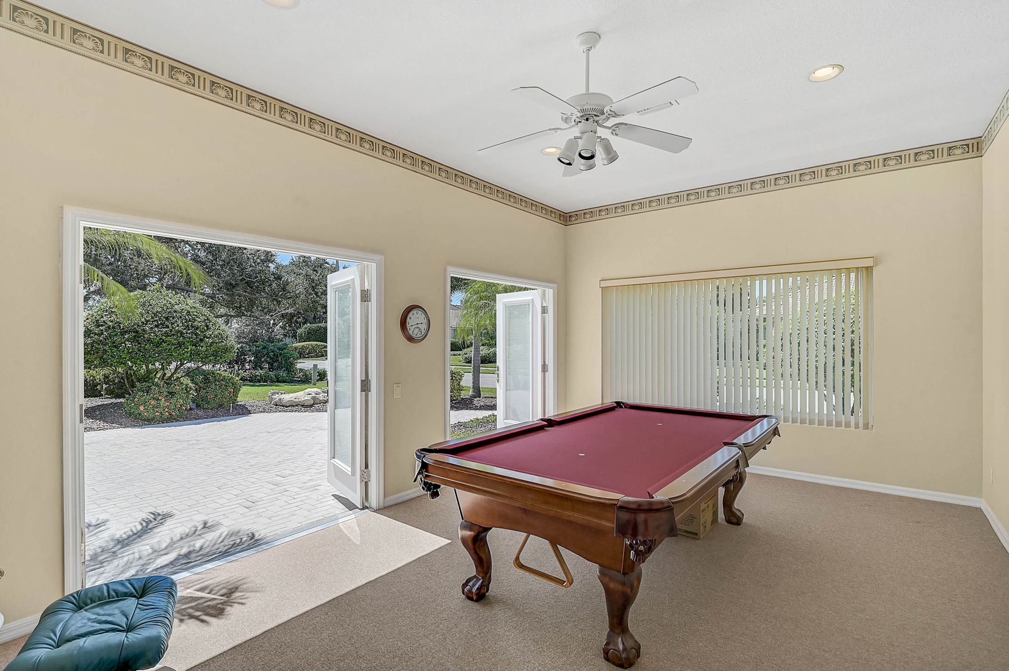 2094 Sandhill Ln-29