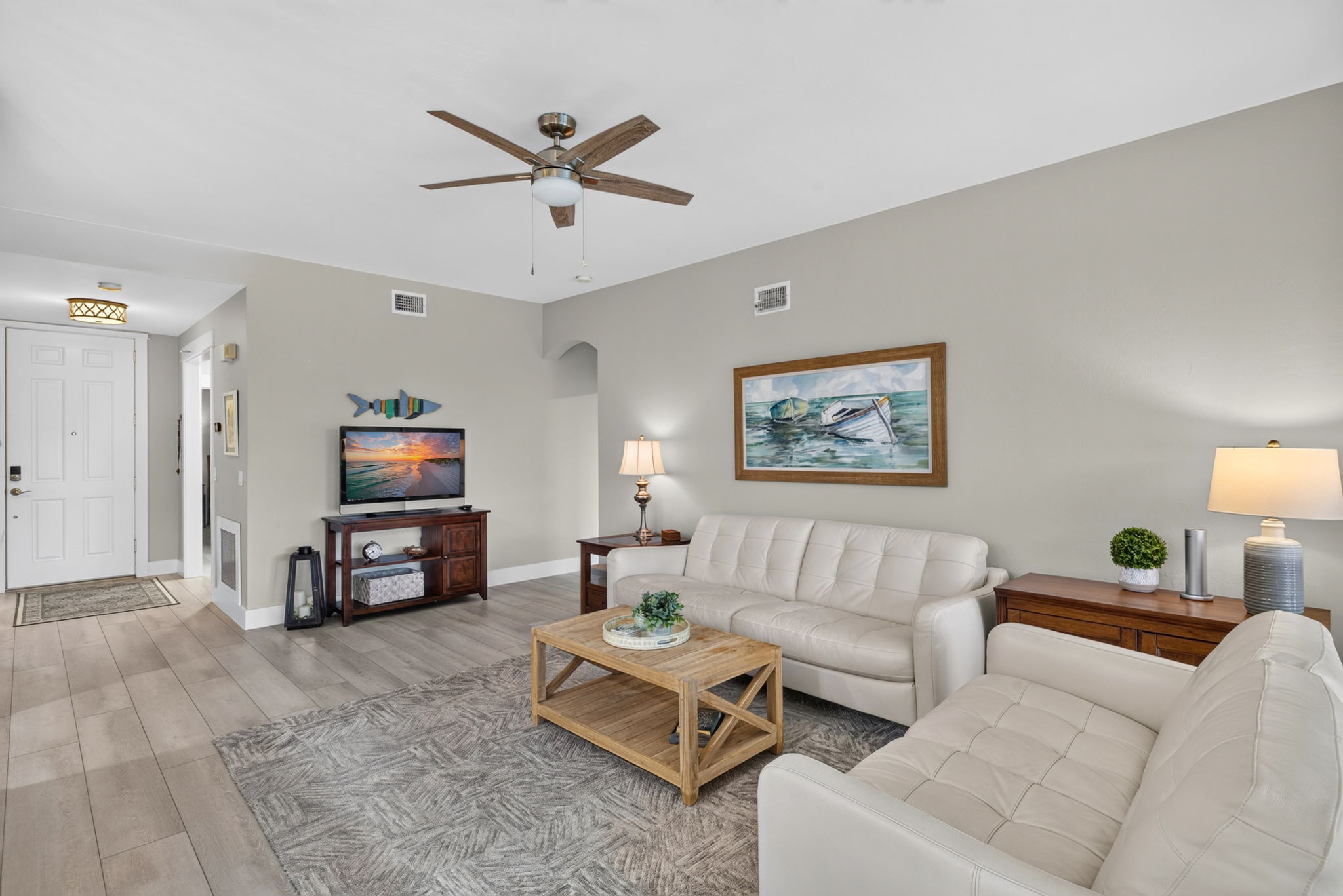 Living Room 3 of 5