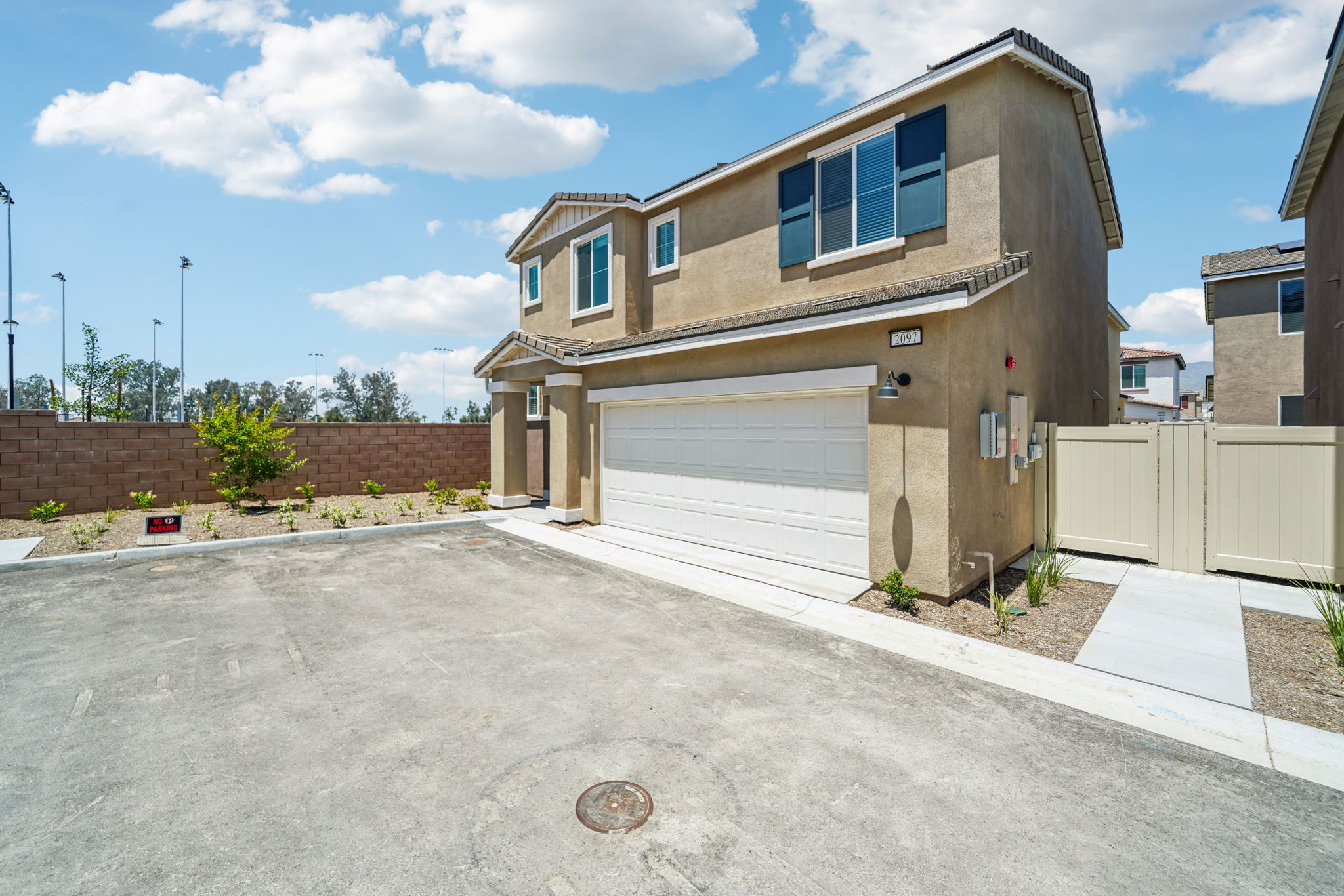 SoCal - Willow at Live Oak - 2097 Bergamot St Redlands CA 92374 - 002