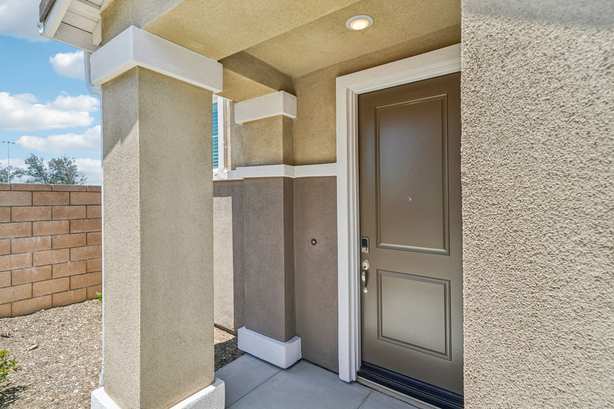 SoCal - Willow at Live Oak - 2097 Bergamot St Redlands CA 92374 - 004
