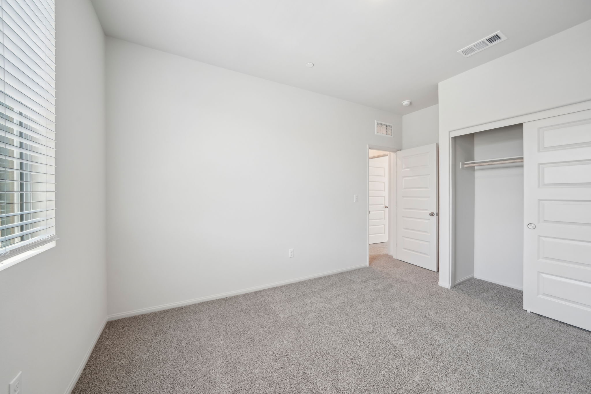 SoCal - Willow at Live Oak - 2097 Bergamot St Redlands CA 92374 - 036