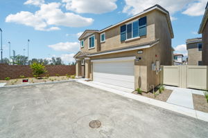 SoCal - Willow at Live Oak - 2097 Bergamot St Redlands CA 92374 - 002