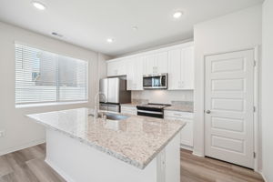 SoCal - Willow at Live Oak - 2097 Bergamot St Redlands CA 92374 - 011