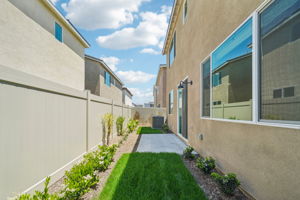 SoCal - Willow at Live Oak - 2097 Bergamot St Redlands CA 92374 - 042