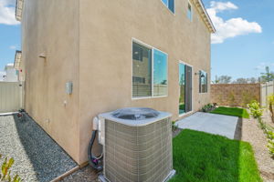 SoCal - Willow at Live Oak - 2097 Bergamot St Redlands CA 92374 - 043