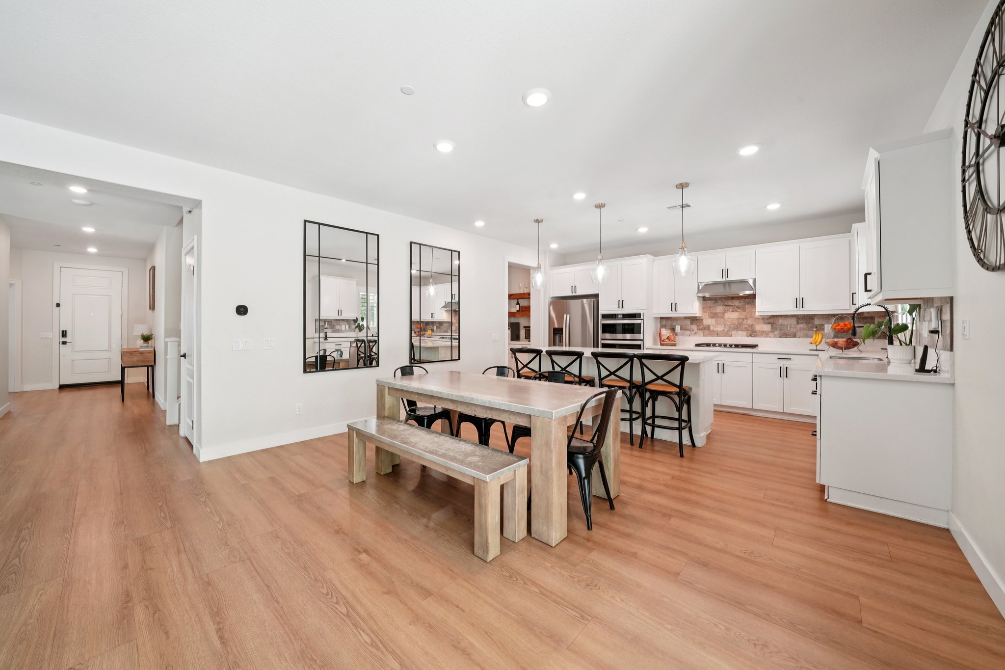 Mountain Gate Dr-S1203-012.jpg