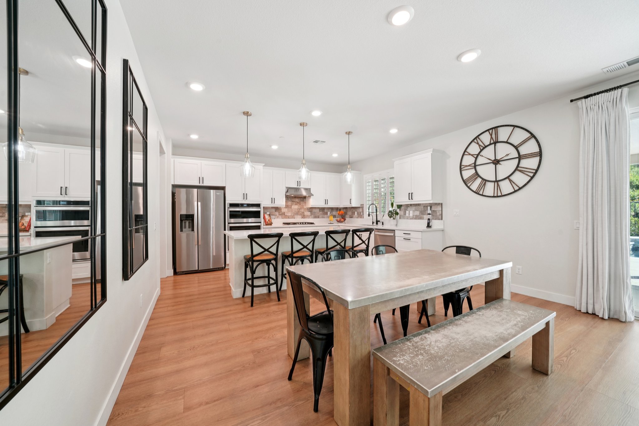 Mountain Gate Dr-S1203-013.jpg