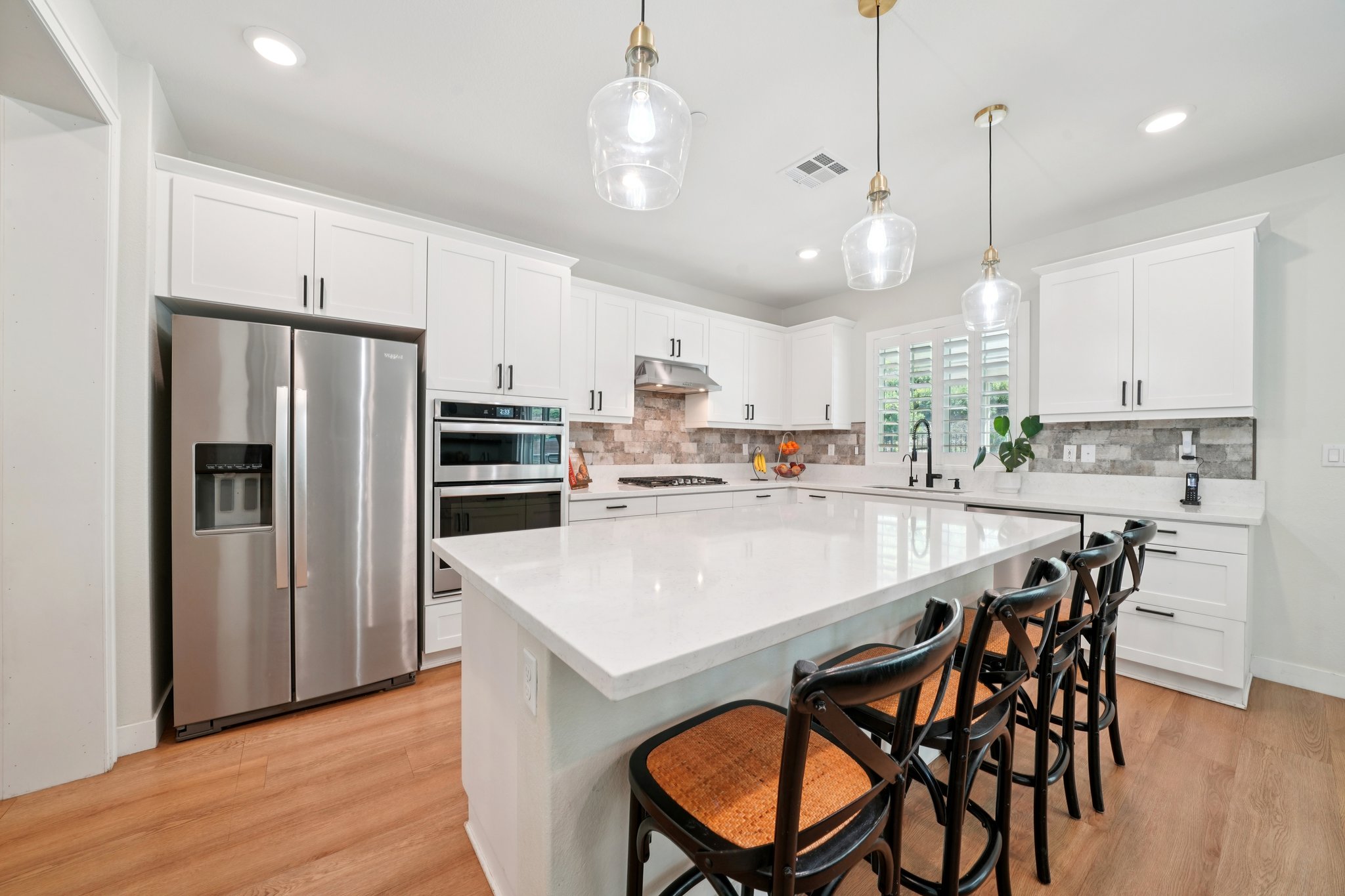 Mountain Gate Dr-S1203-014.jpg