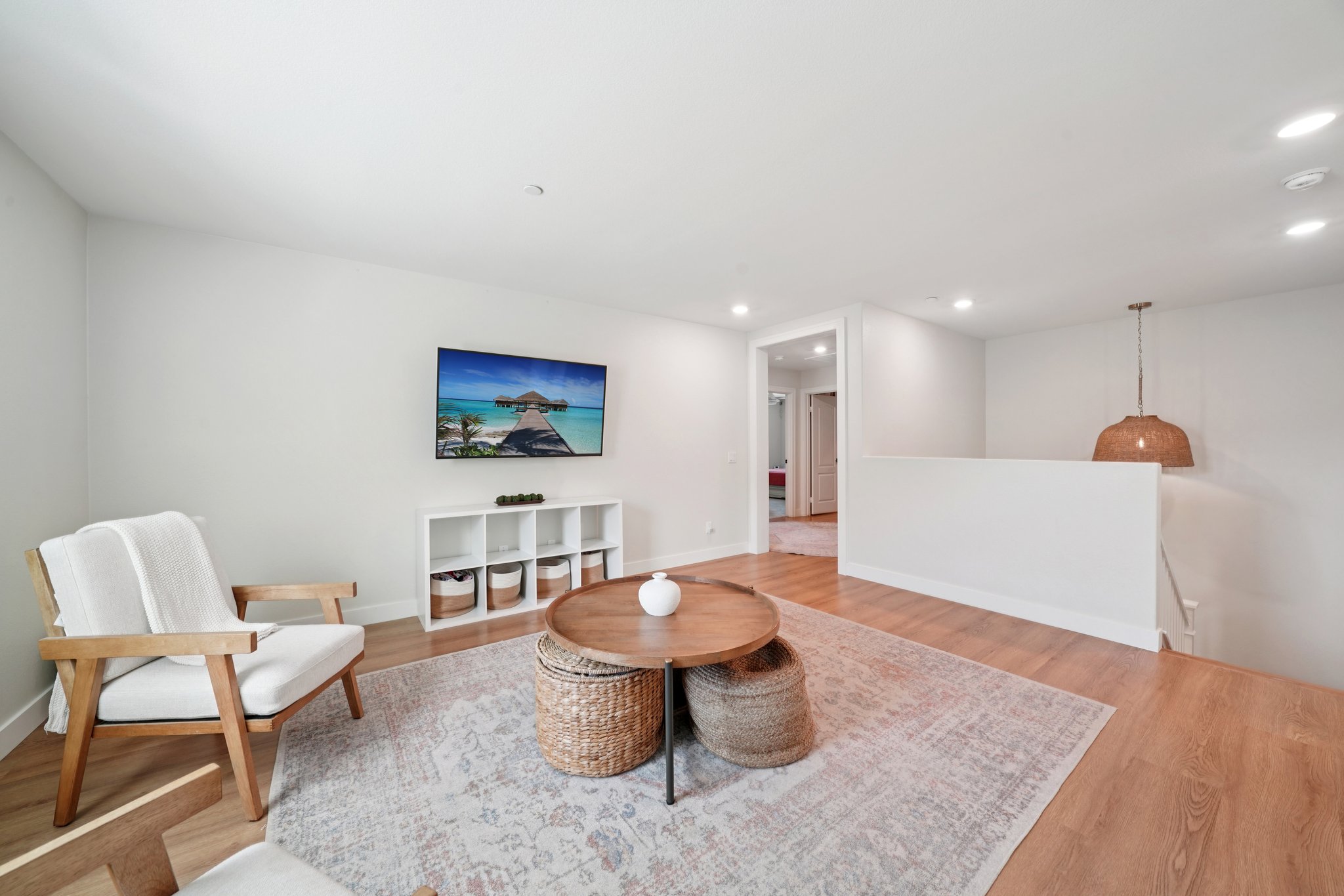 Mountain Gate Dr-S1203-024.jpg