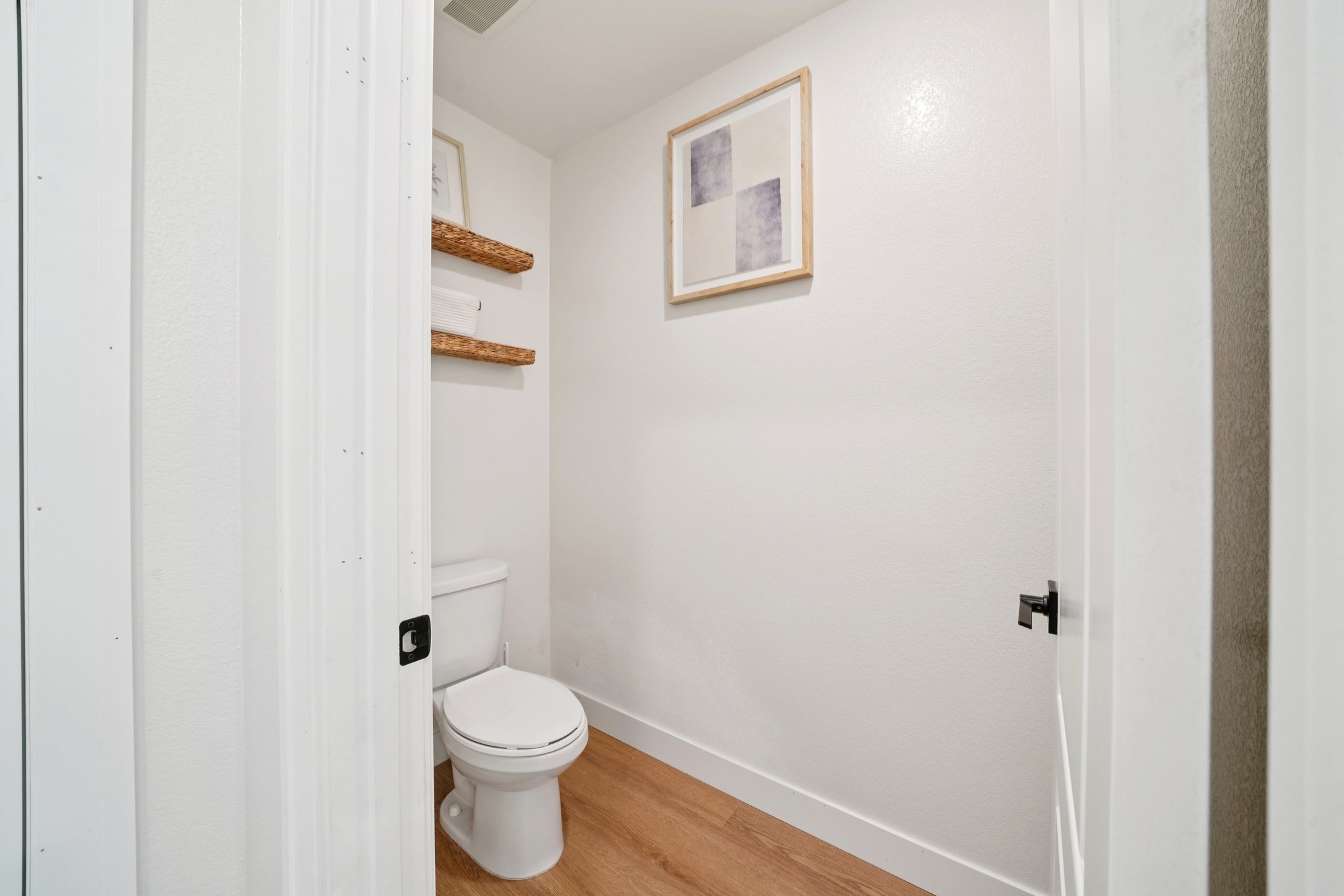 Mountain Gate Dr-S1203-026.jpg