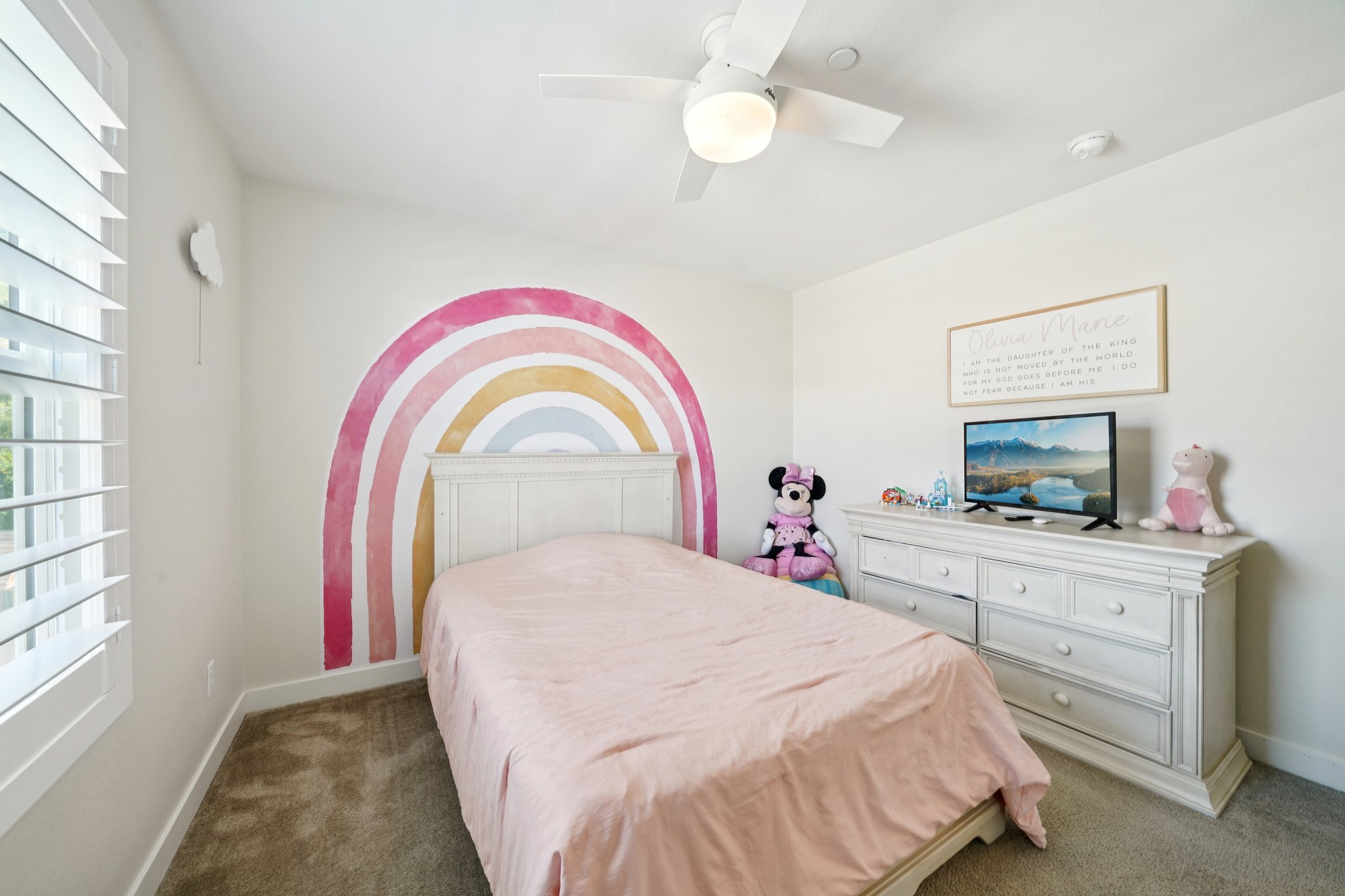 Mountain Gate Dr-S1203-037.jpg