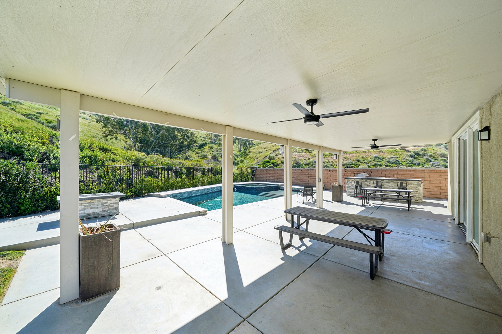 Mountain Gate Dr-S1203-048.jpg