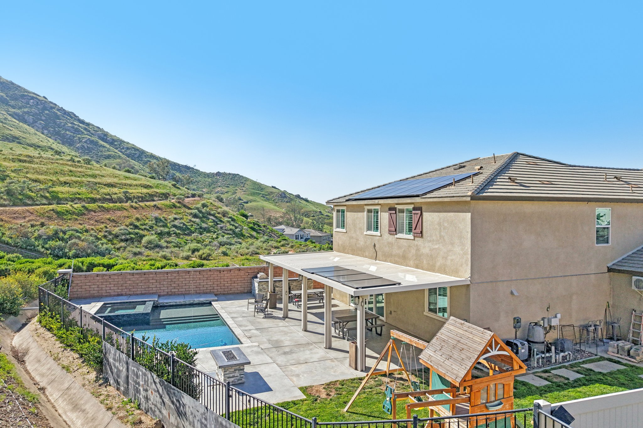 Mountain Gate Dr-S1203-061.jpg