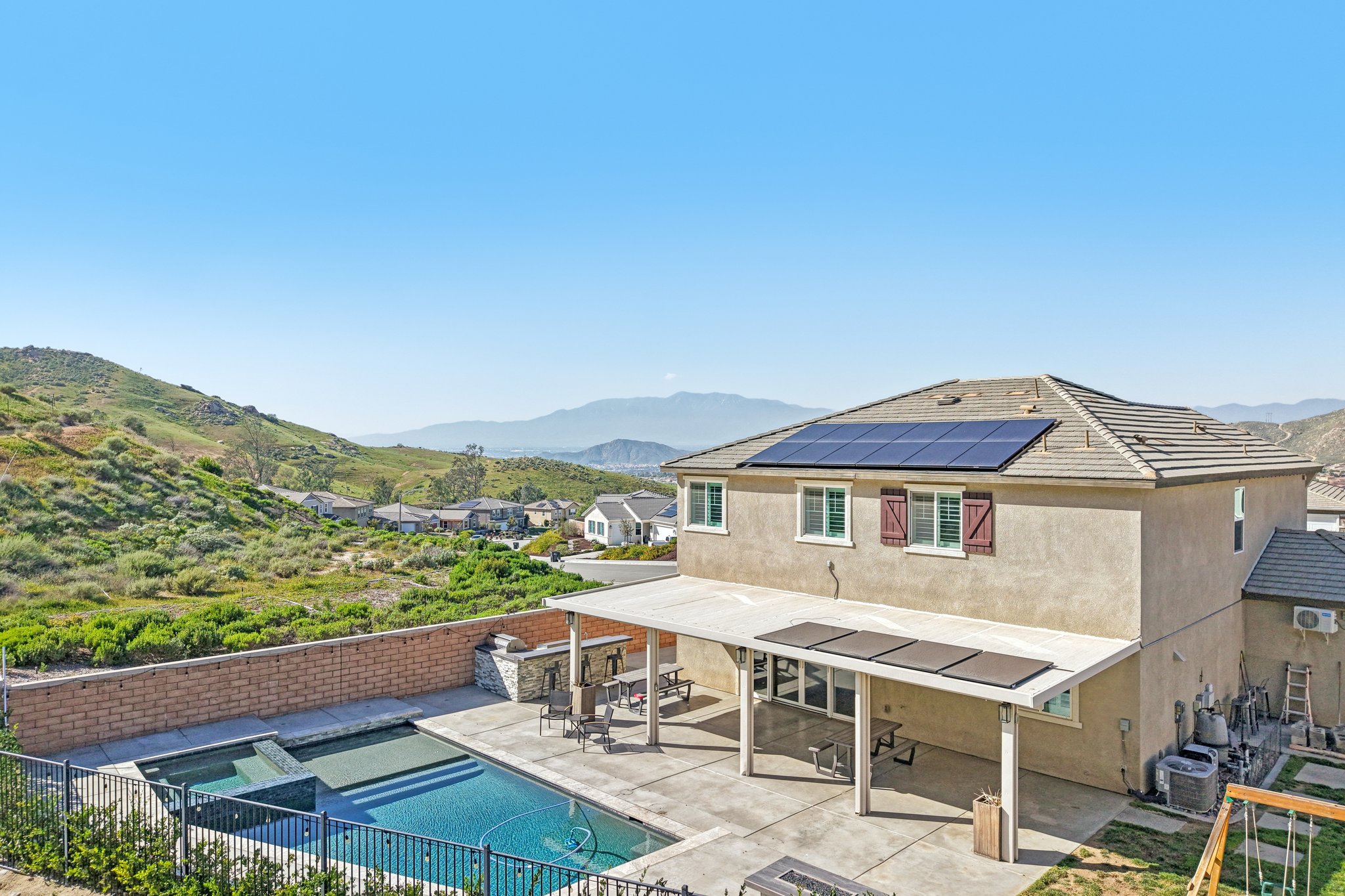 Mountain Gate Dr-S1203-062.jpg