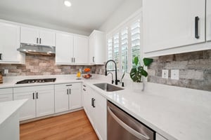 Mountain Gate Dr-S1203-016.jpg