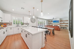 Mountain Gate Dr-S1203-018.jpg