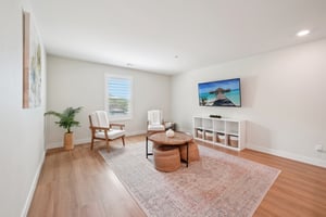 Mountain Gate Dr-S1203-021.jpg