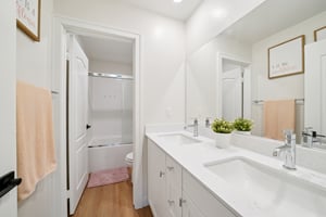 Mountain Gate Dr-S1203-038.jpg