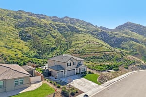 Mountain Gate Dr-S1203-060.jpg