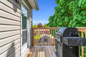 Front Porch/Entrance