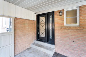 Front Porch/Entrance